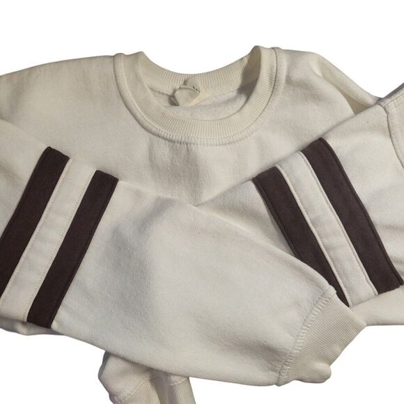 Southern Spirit Cropped White with Stripes on the Sleeve Sweatshirt - Picture 5 of 8